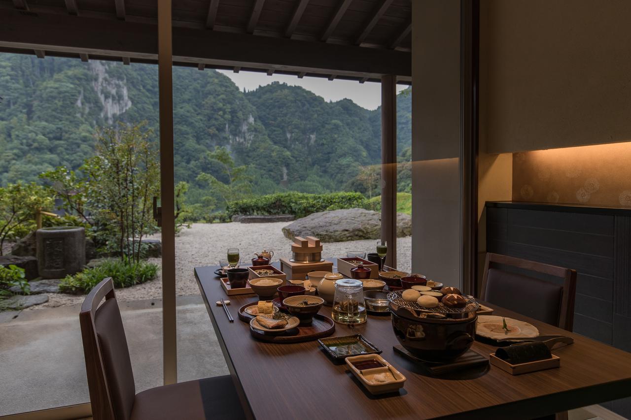 Okuhita Onsen Umehibiki Hotell Exteriör bild